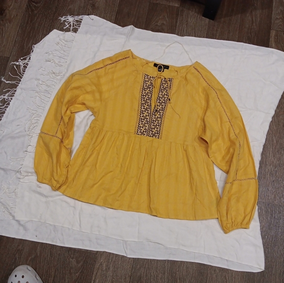 Sanctuary Yellow Embellished Peplum Blouse Size Xs - Picture 2 of 4